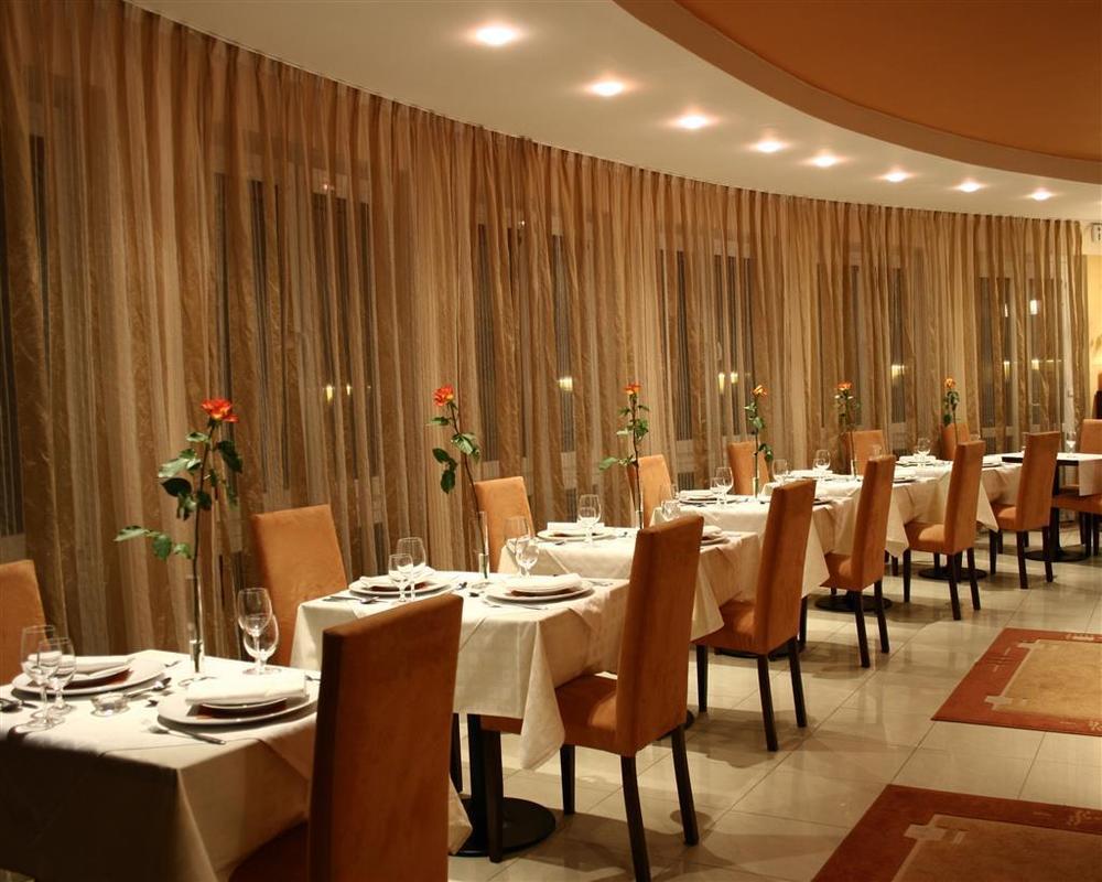 Hotel Antares Bratislava Restaurante foto